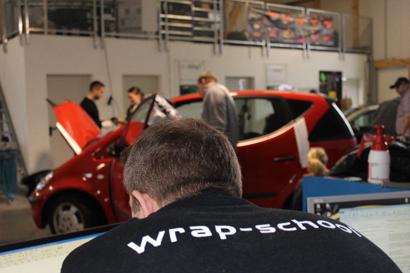 Folieren lernen, Car Wrapping Seminare, Kurse Autofolierung